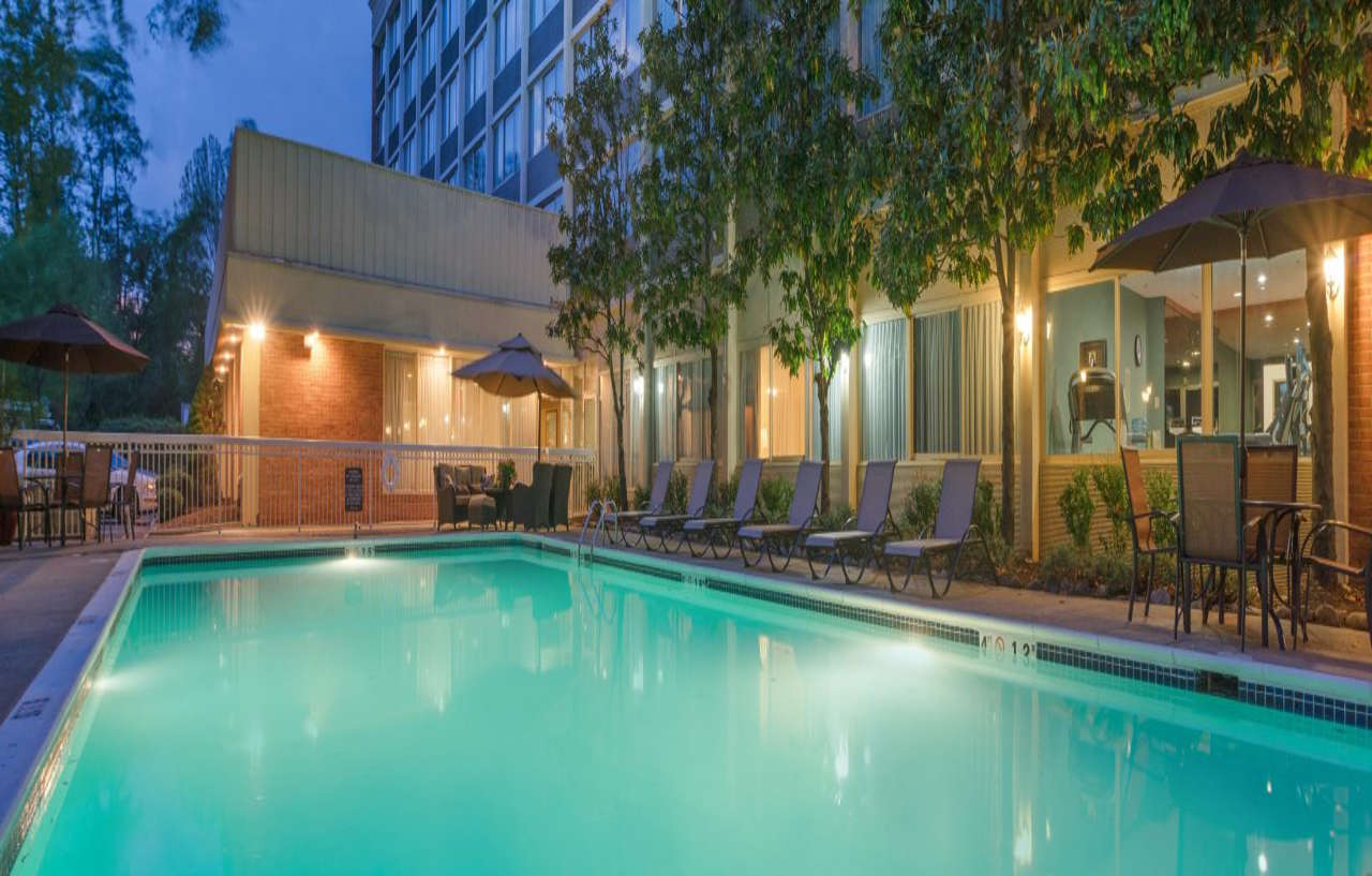Holiday Inn Charlottesville-Monticello By Ihg Exterior photo
